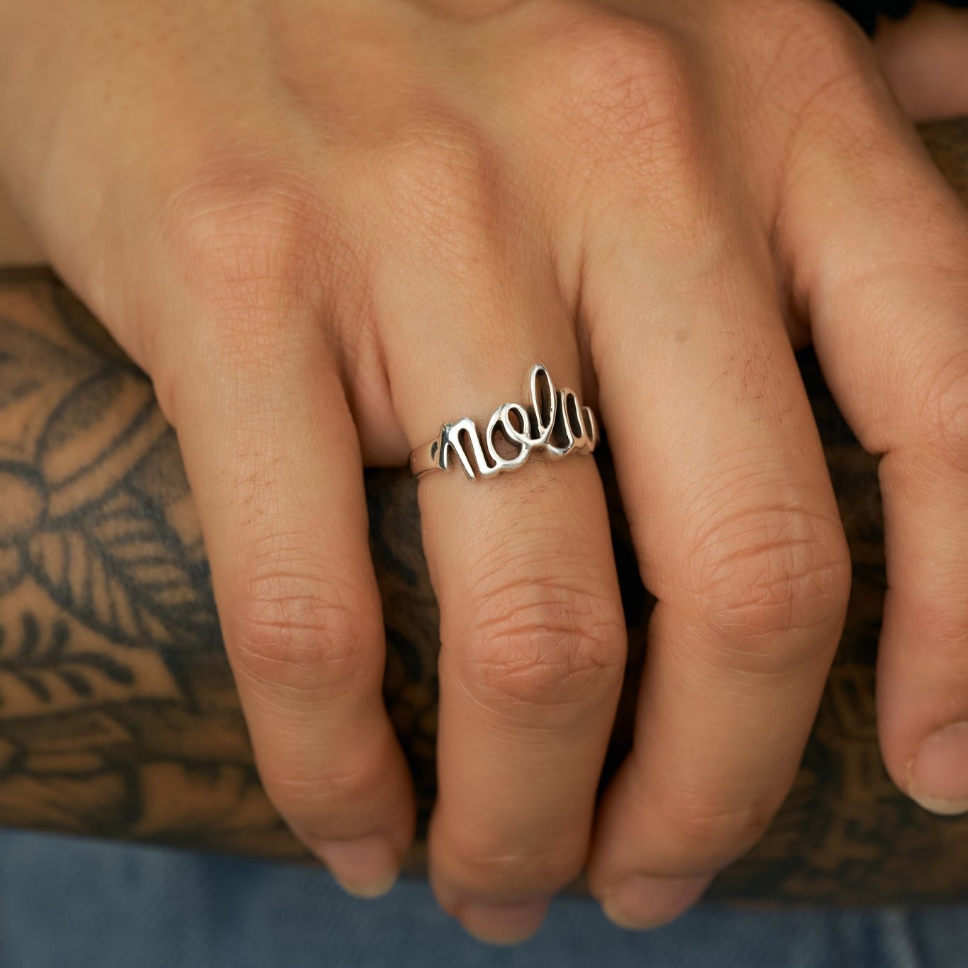 Nola Script Ring